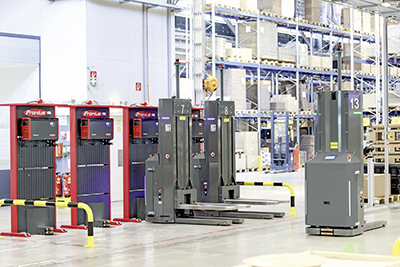 Effiziente Ladegeräte – auch für fahrerlose Transportsysteme